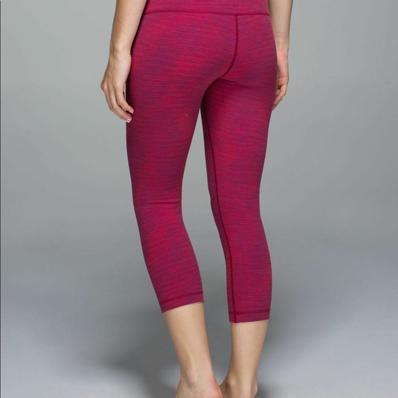 Luulemon Wunder Under crops Space Dye 6 nwot - Picture 2 of 7